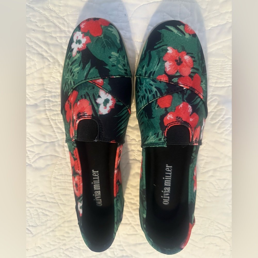 Olivia Miller Tropical Flats